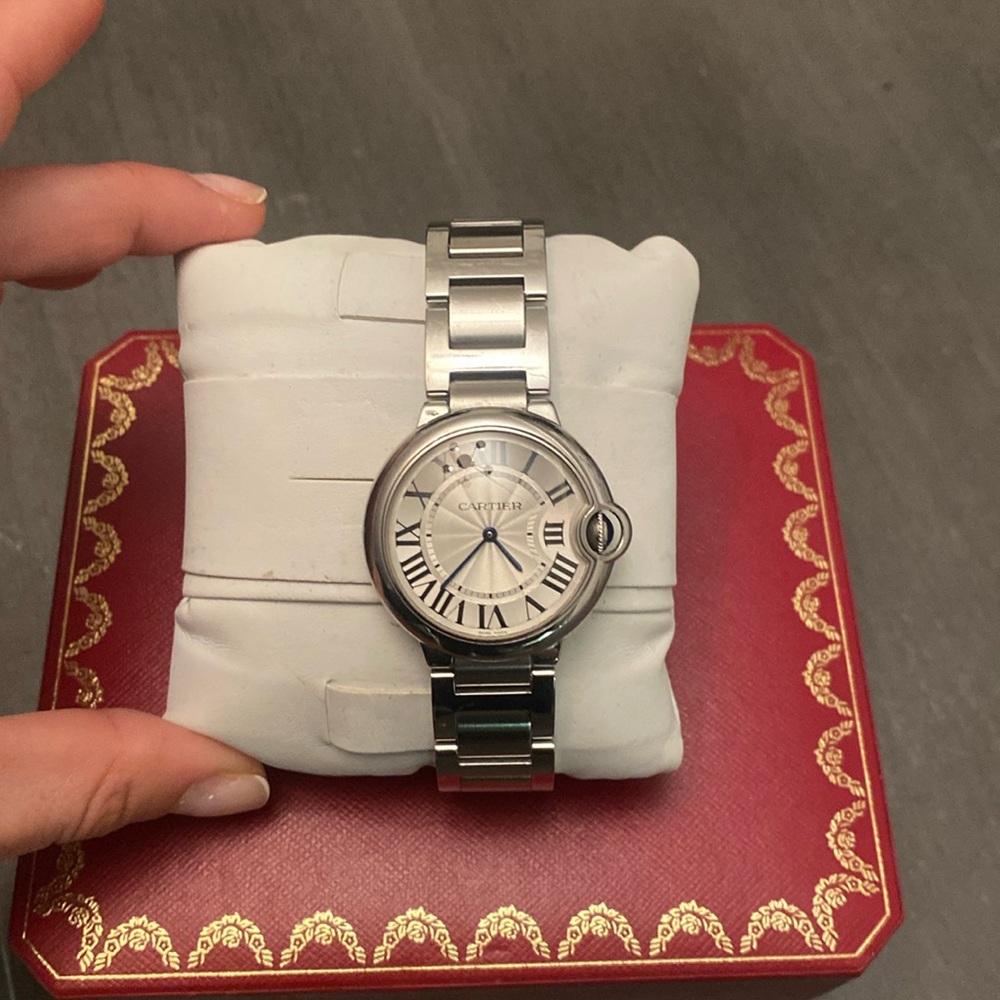 Cartier ladies watch. Very good condition. Needs a battery